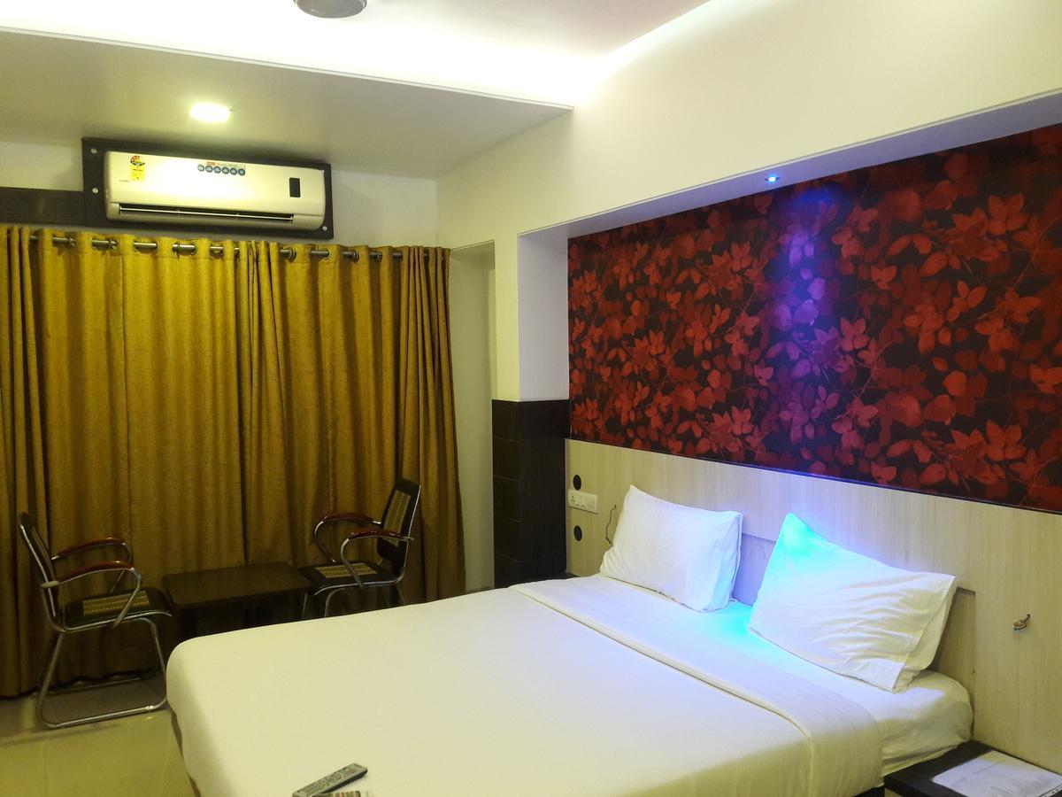 Hotel Naivedya Аурангабад Экстерьер фото